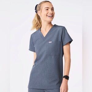 Figs Heather Denim Catarina One-Pocket Scrub Top & Jogger SET.